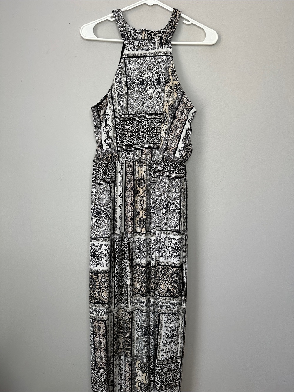 Black & White Patterned Halter Maxi Dress size L